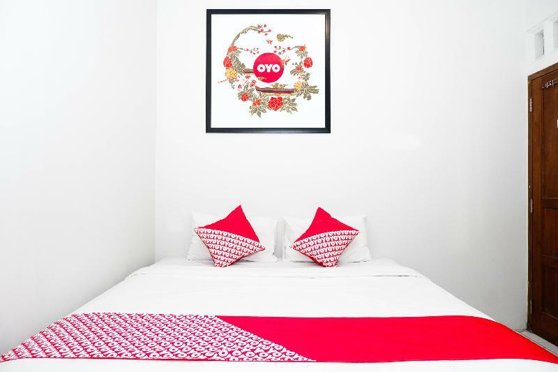 Hotel Oyo 422 Achterhuis 2*