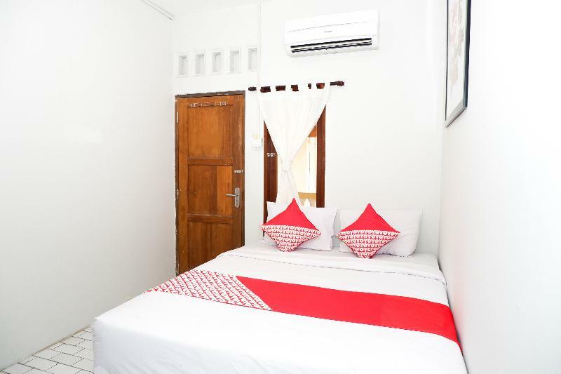 Oyo 422 Achterhuis 2* Semarang