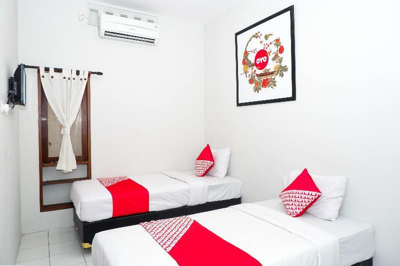 Hotel Oyo 422 Achterhuis 2*